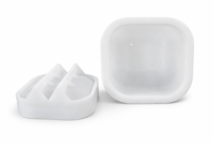 kwadrat z pokrywą 1kg.png